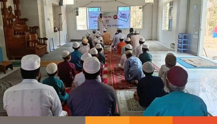 বয়স্কদের বিনামূল্যে কোরআন ও নামাজ শিক্ষা কোর্স চালু করেছে করিম-বানু ফাউন্ডেশন