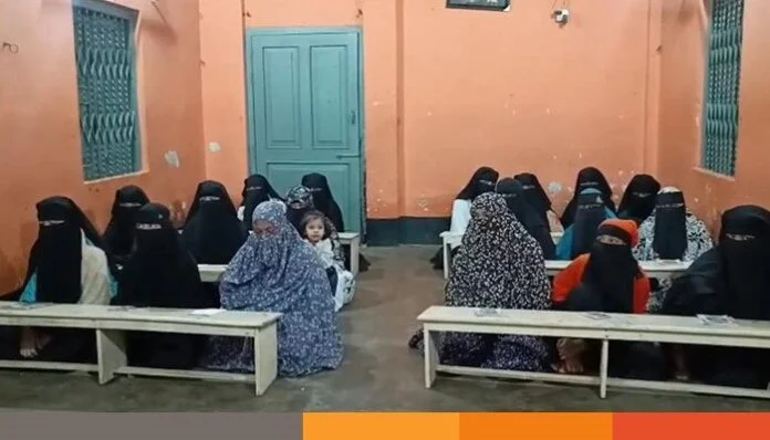 নারীদের বিনামূল্যে কোরআন ও নামাজ শিক্ষা কোর্স চালু করেছে করিম-বানু ফাউন্ডেশন
